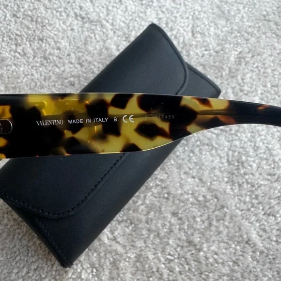 Valentino Tortoiseshell Oversized Square Sunglasses with Logo display picture 1